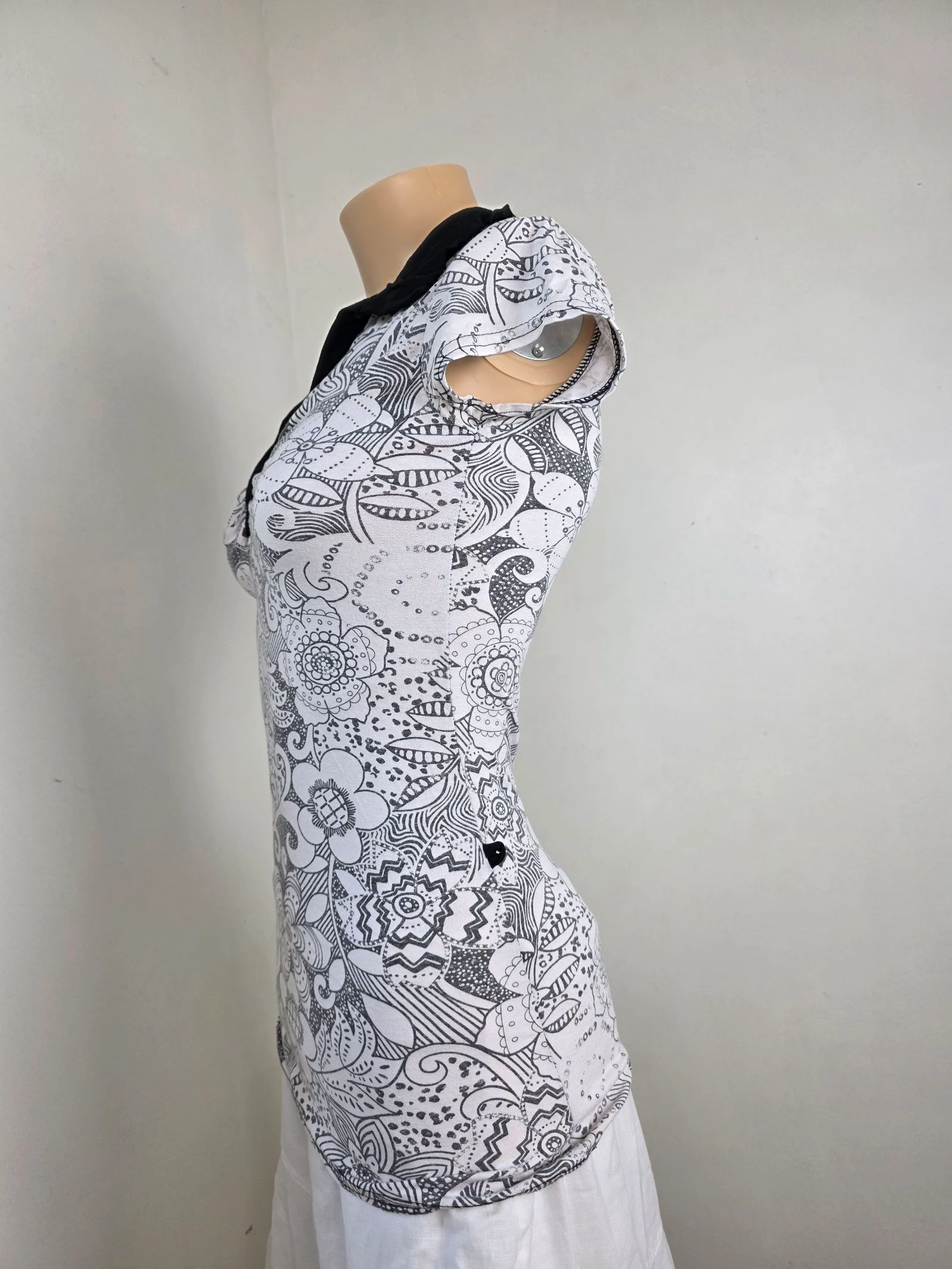 Polo-style top met bloemenprint 🍒vintage y2k jaren 90 en 2000 gemaakt in Frankrijk🍒maat 34/36 – photo 4